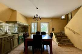 10 room, 310m2 Farmhouse for sale in Saint pons de mauchiens - 420 000 € *