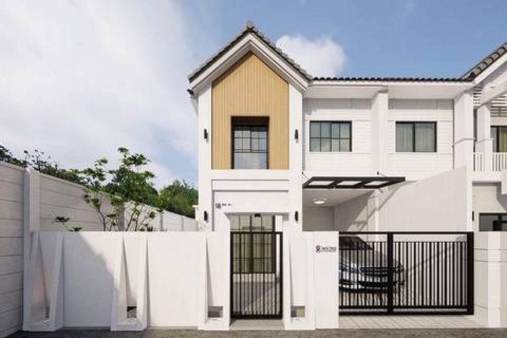 Two-storey corner townhouse after renovation for 4.38 million baht
