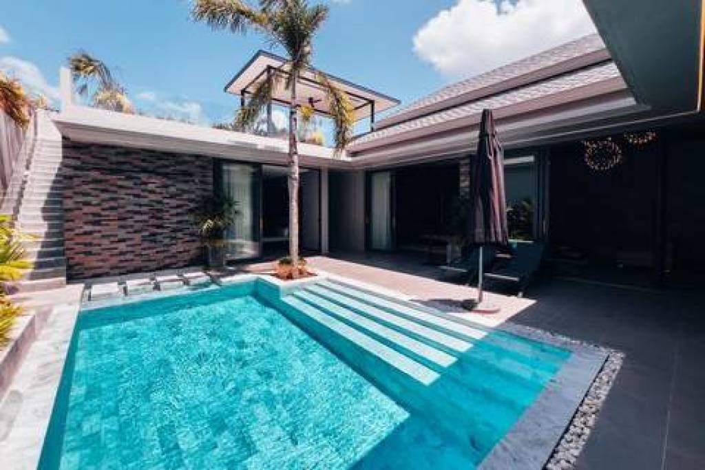 New villa with private pool in Bang Tao for 22.8 million baht