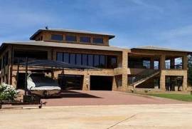 Luxury 4 Bed waterfront Villa for Sale in Porcupine Ridge Gauteng South Africa