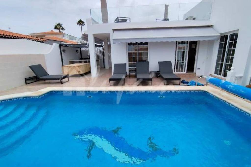 3 Bedroom Villa For Sale In Callao Salvaje LP33625