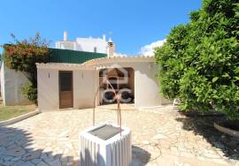 4 bedroom villa in Alporchinhos - Porches with pool and sea view, 2 minutes walk from the beach