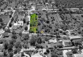 Land with project in preparation - Single storey house T3+1 with swimming pool