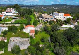 Land with project in preparation - Single storey house T3+1 with swimming pool