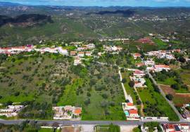 Land with project in preparation - Single storey house T3+1 with swimming pool