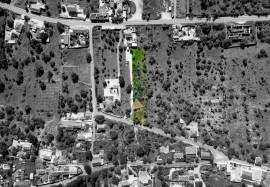 Land with project in preparation - Single storey house T3+1 with swimming pool