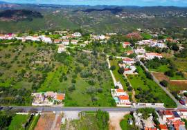 Land with project in preparation - Single storey house T3+1 with swimming pool