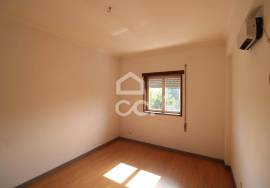 3 bedroom apartment for rent on the outskirts of the city