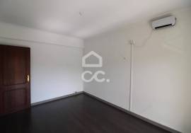 3 bedroom apartment for rent on the outskirts of the city