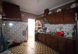 House in the Center of Boticas