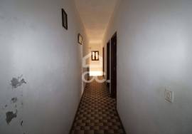 House in the Center of Boticas