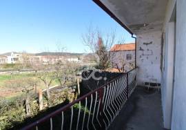 House in the Center of Boticas