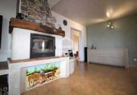 Detached House T3 with Unobstructed View and Land of 4500m2 – Ready to Live in