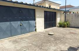 Commercial property Valongo