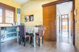 Exclusive luxury house in Las Almenas (Tomares-Castilleja) with independent apartment and pool