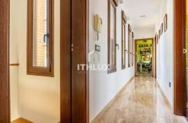 Exclusive luxury house in Las Almenas (Tomares-Castilleja) with independent apartment and pool