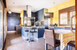 Exclusive luxury house in Las Almenas (Tomares-Castilleja) with independent apartment and pool