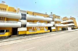 Beautiful 2-bedroom, 2-bathroom apartment in Conceicao with Pool
