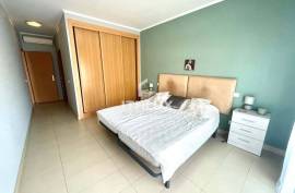 Beautiful 2-bedroom, 2-bathroom apartment in Conceicao with Pool