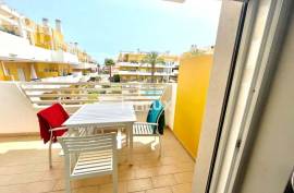Beautiful 2-bedroom, 2-bathroom apartment in Conceicao with Pool