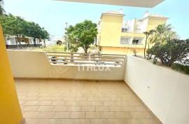 Beautiful 2-bedroom, 2-bathroom apartment in Conceicao with Pool