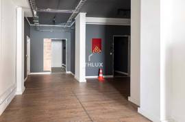 Office, retail or service space | 296 m2 | Carnaxide