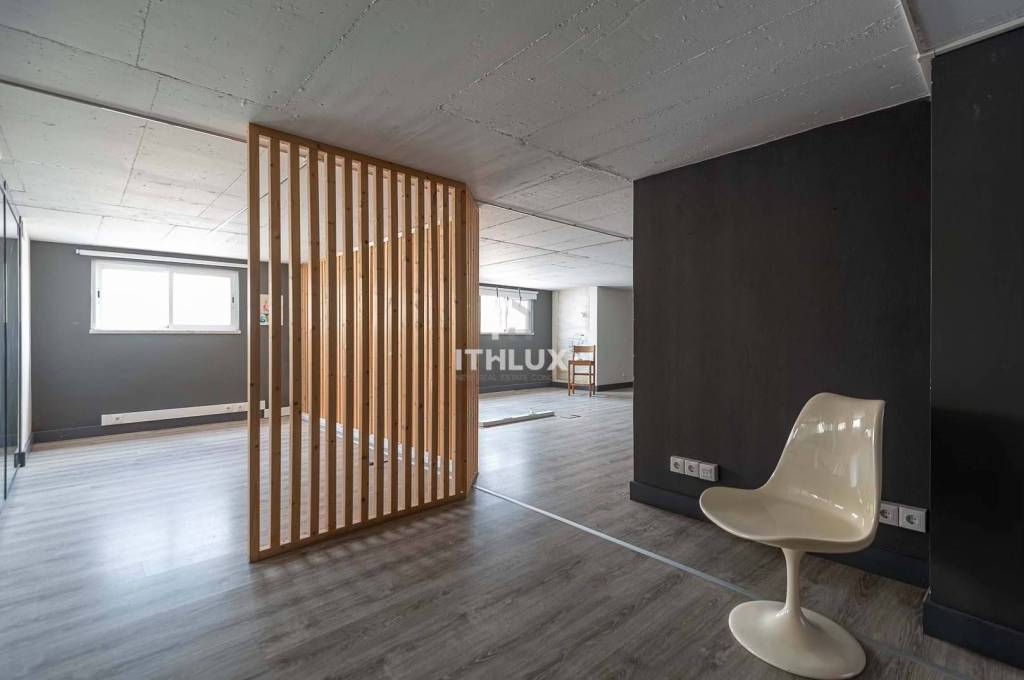 Office, retail or service space | 296 m2 | Carnaxide