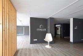 Office, retail or service space | 296 m2 | Carnaxide
