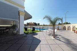 LUXURY VILLA IN SANLÚCAR LA MAYOR