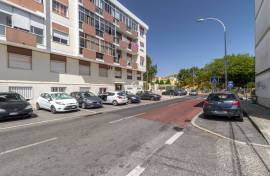 For rent T2 90M2 in Massamá