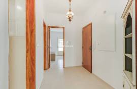 For rent T2 90M2 in Massamá