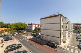 For rent T2 90M2 in Massamá