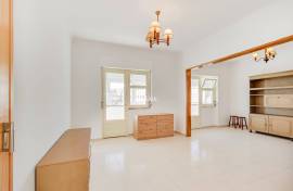 For rent T2 90M2 in Massamá