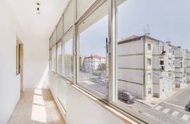 For rent T2 90M2 in Massamá