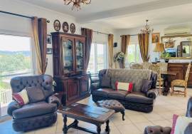 Beautiful 3 + 1 -bedroom villa with breathtaking views over the countryside and sea view in São Brás de Alportel