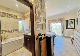 Beautiful 3 + 1 -bedroom villa with breathtaking views over the countryside and sea view in São Brás de Alportel