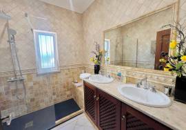 Beautiful 3 + 1 -bedroom villa with breathtaking views over the countryside and sea view in São Brás de Alportel