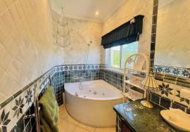 Beautiful 3 + 1 -bedroom villa with breathtaking views over the countryside and sea view in São Brás de Alportel
