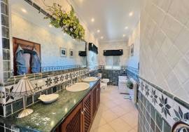 Beautiful 3 + 1 -bedroom villa with breathtaking views over the countryside and sea view in São Brás de Alportel