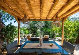 2 Bedroom newly renovated semi detached quinta with splash pool in the Ria Formosa nature park.