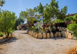 2 Bedroom newly renovated semi detached quinta with splash pool in the Ria Formosa nature park.