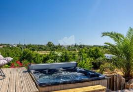 2 Bedroom newly renovated semi detached quinta with splash pool in the Ria Formosa nature park.