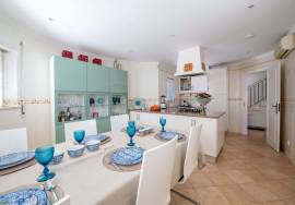 Perfect Location with Sea Views