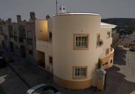 Perfect Location with Sea Views