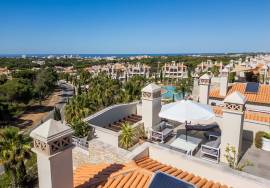Exceptional 2-Bedroom Penthouse with Private Rooftop Terrace in Pine Hills, Vilamoura