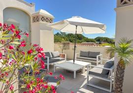 Exceptional 2-Bedroom Penthouse with Private Rooftop Terrace in Pine Hills, Vilamoura