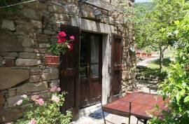 Excellent 4 Bed House & Separate Apartment for Sale In Arezzo Tuscany