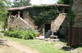 Excellent 4 Bed House & Separate Apartment for Sale In Arezzo Tuscany