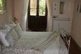 Excellent 4 Bed House & Separate Apartment for Sale In Arezzo Tuscany