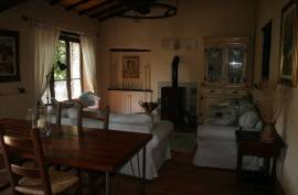 Excellent 4 Bed House & Separate Apartment for Sale In Arezzo Tuscany